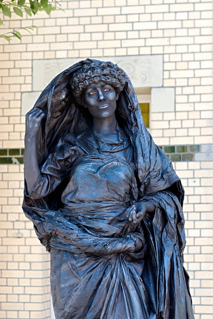 valkenburg living statue levend standbeeld evenement event festival festiviteit kunst art straatkunst streetart artiest beeld beeldhouwwerk